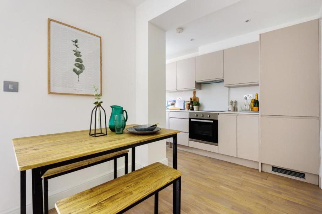 Amazing 3 Bed Interior Designed House With Garden - 114 The Hervey Londra Exterior foto