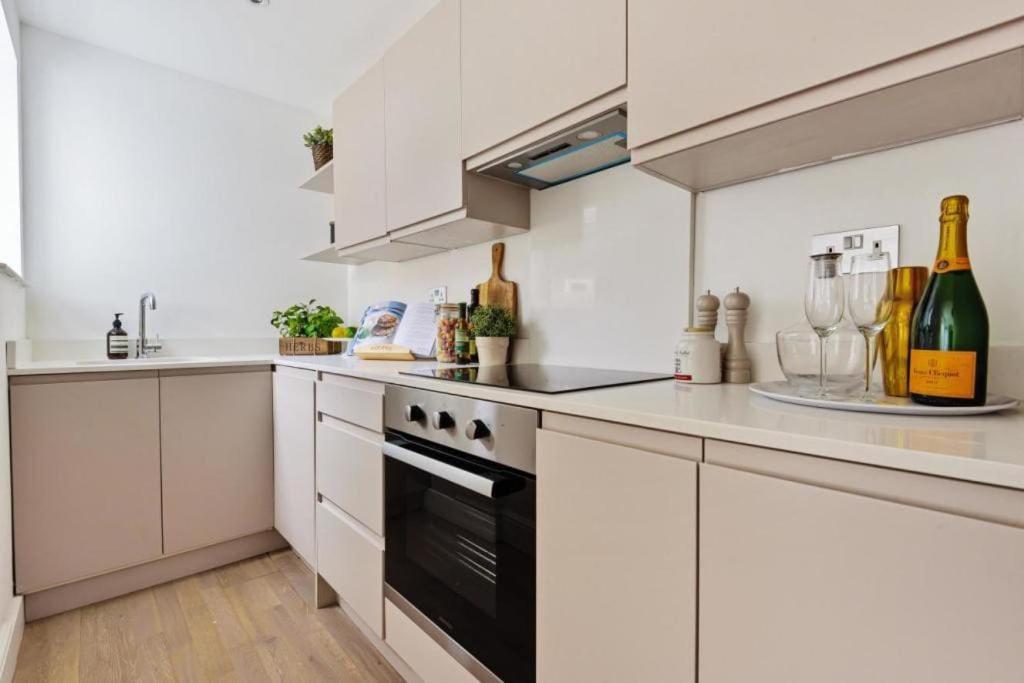 Amazing 3 Bed Interior Designed House With Garden - 114 The Hervey Londra Exterior foto