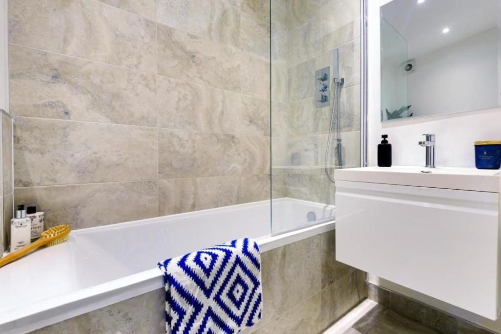 Amazing 3 Bed Interior Designed House With Garden - 114 The Hervey Londra Exterior foto